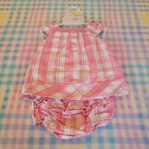 FIRST MOMENTS LAYETTE ♡ Pink|White|Gray 2pc Plaid Embroidered Floral Outfit 0-3M - Picture 9 of 12